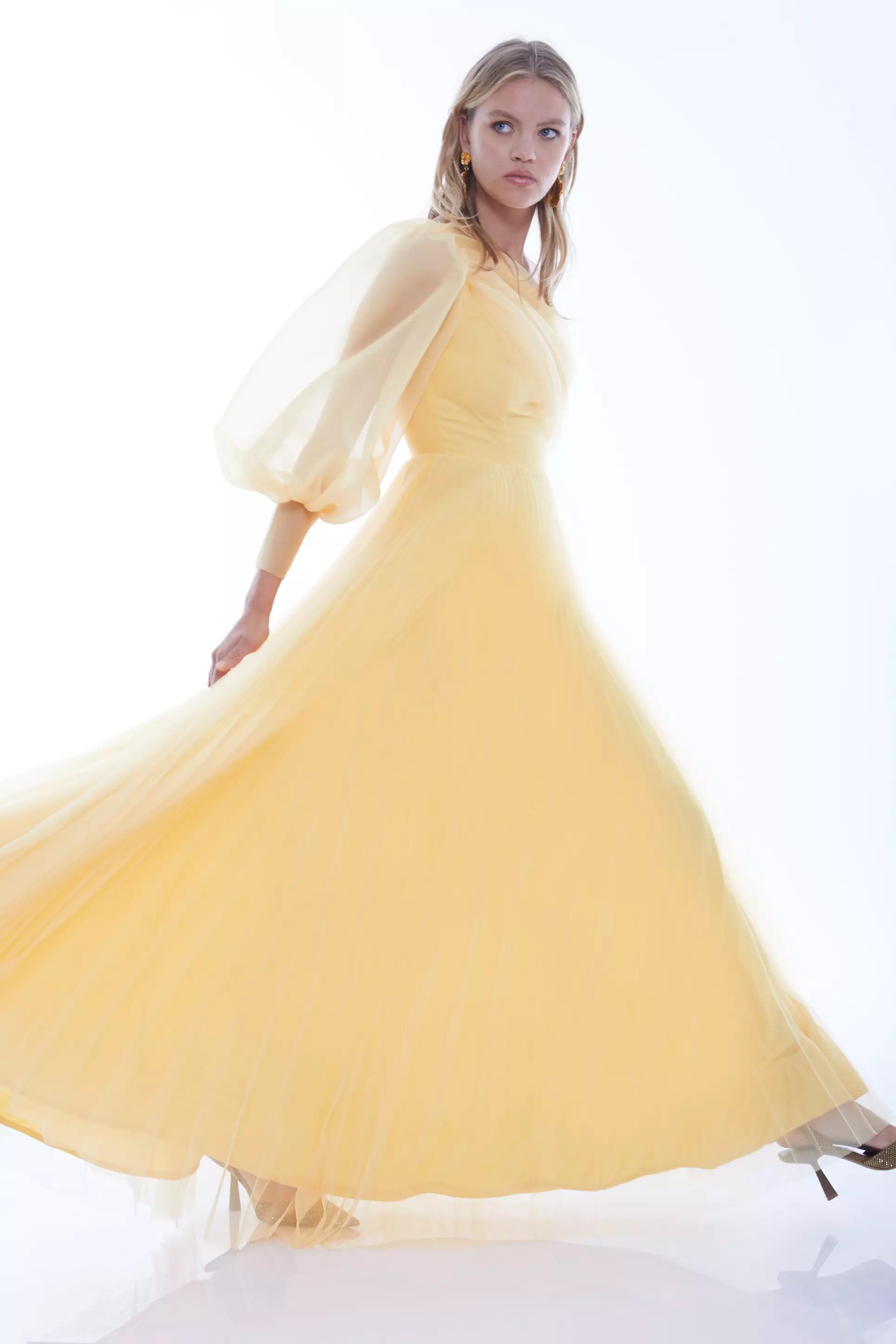 Yellow Tulle One Arm Uzun Dress