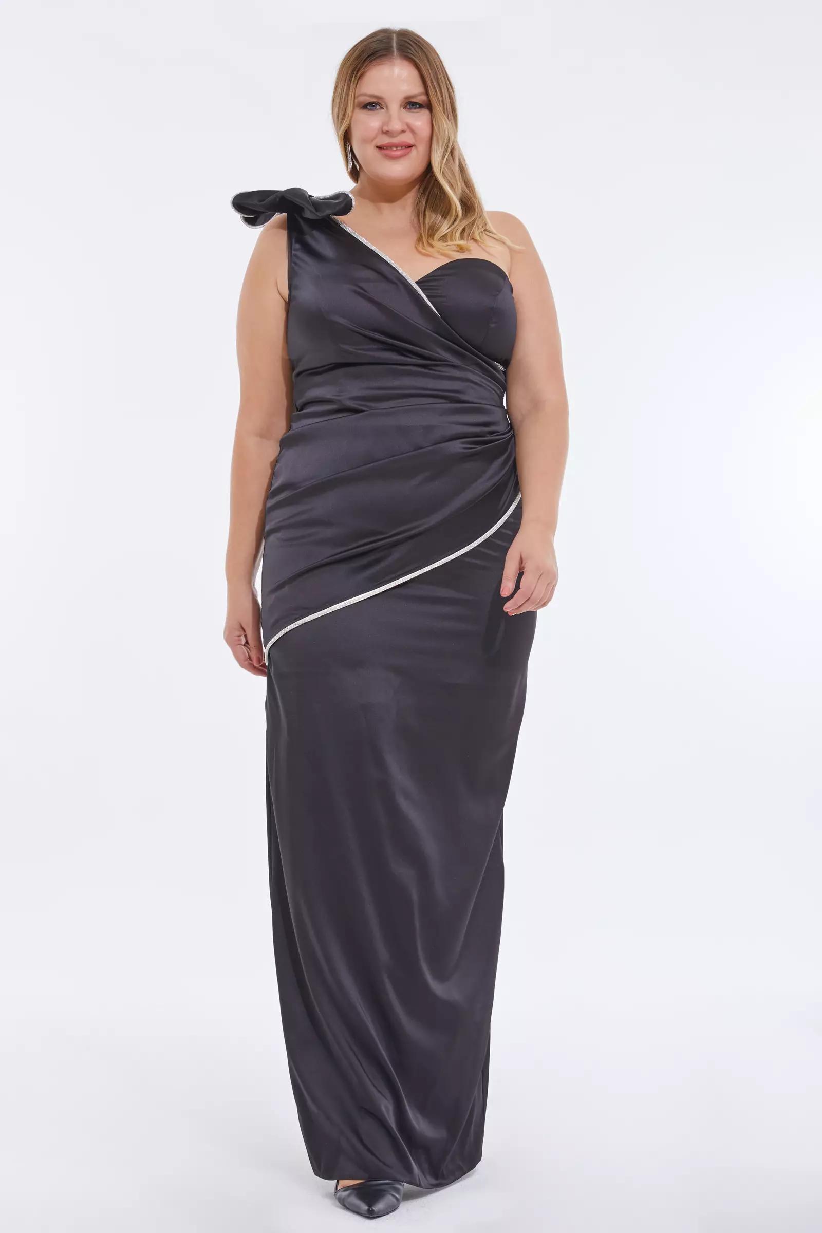 Black plus size satin one arm maxi dress