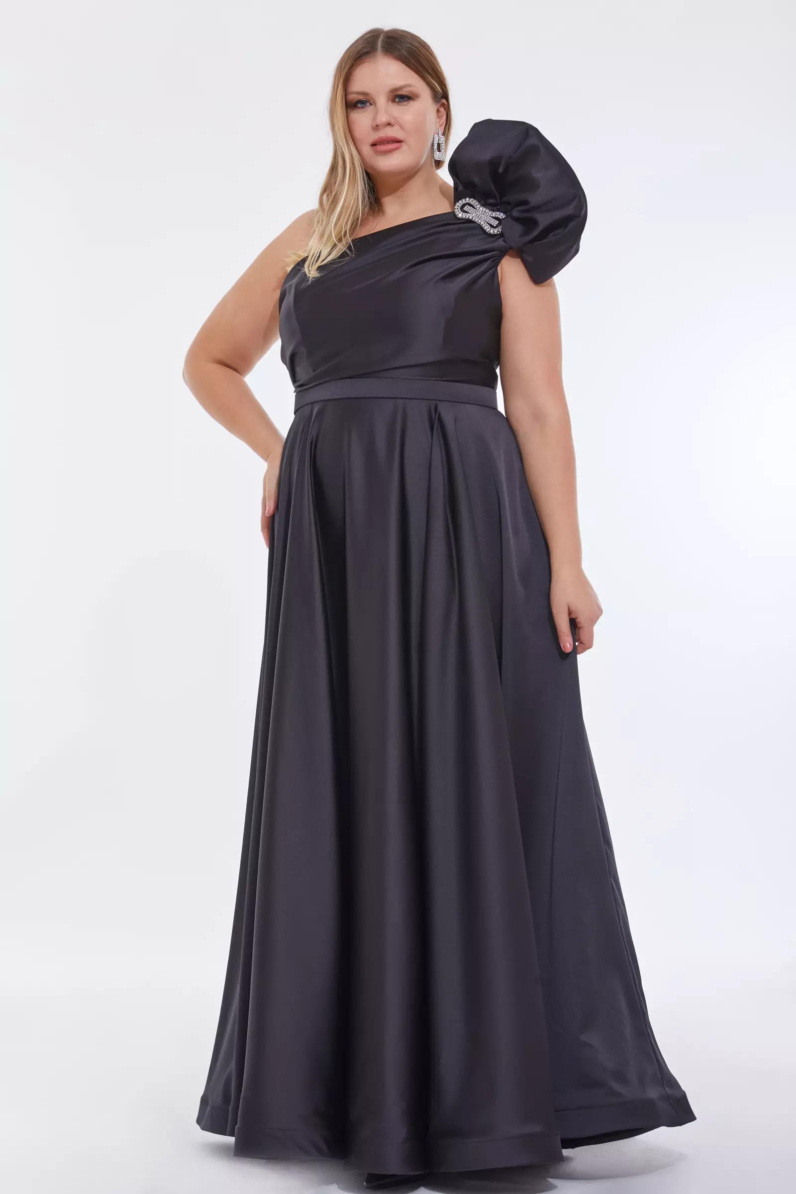 Black plus size satin sleeveless maxi dress