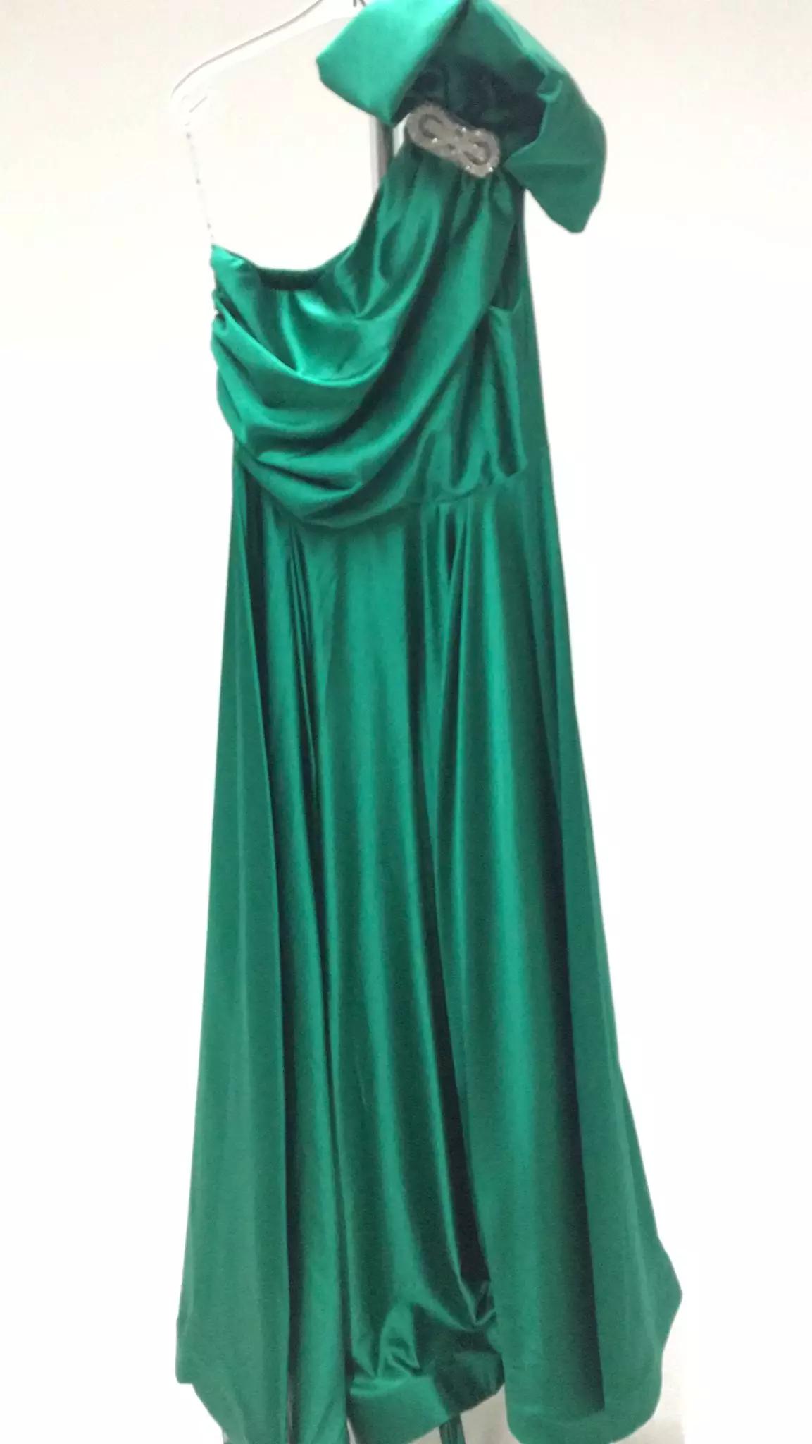 Green plus size satin sleeveless maxi dress