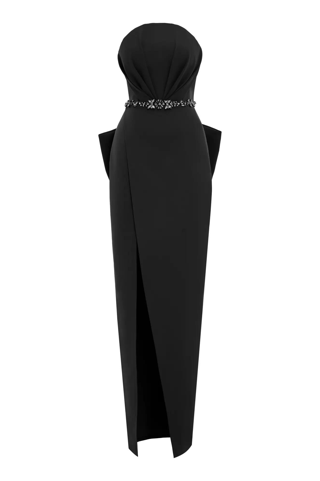 Black crepe sleeveless long dress