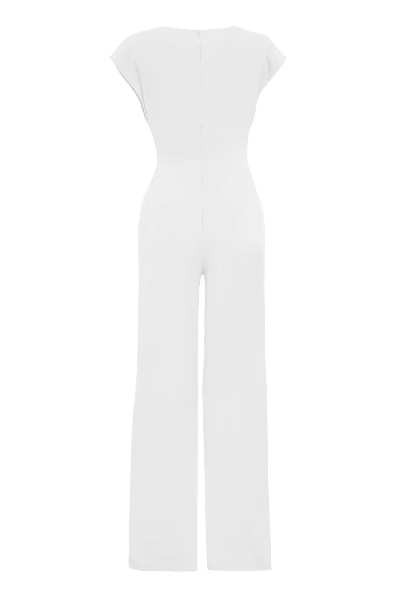 White knitted sleeveless long suit