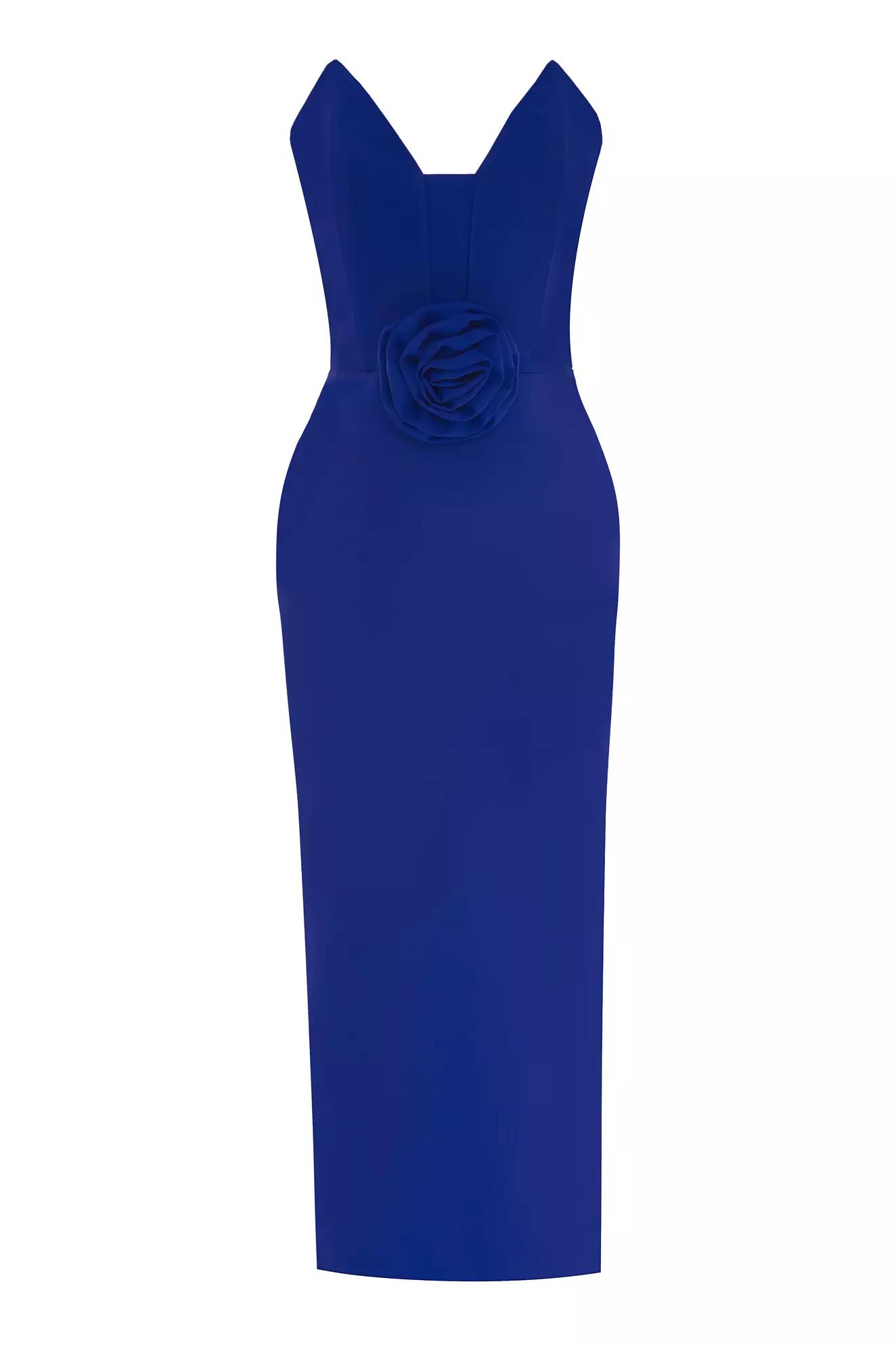 Blue plus size crepe sleeveless midi dress